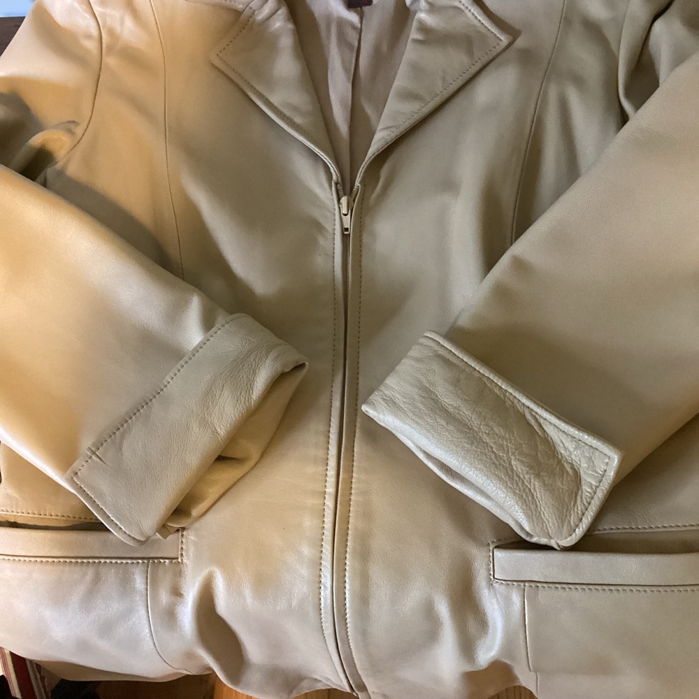 Danier leather jacket, light butterscotch size L - Picture 7 of 10